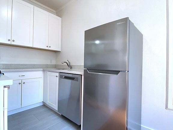 3rd image of 707 Stockton St APT 602