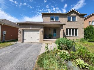 20 Brown St, Barrie, ON L4N 7V8