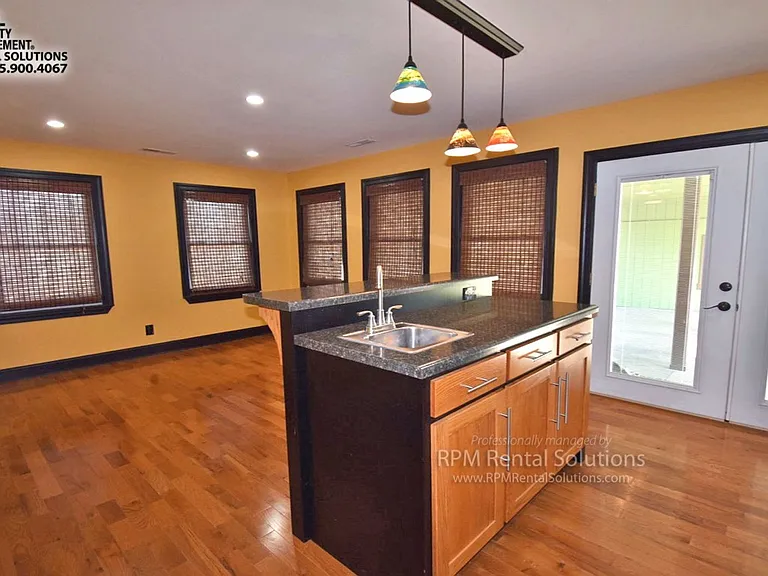 304 Jakes Ave — Photo 7