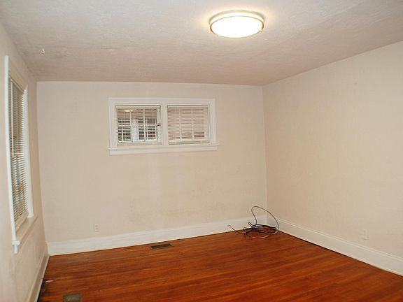 4th image of 3505 Hanover Ave #1