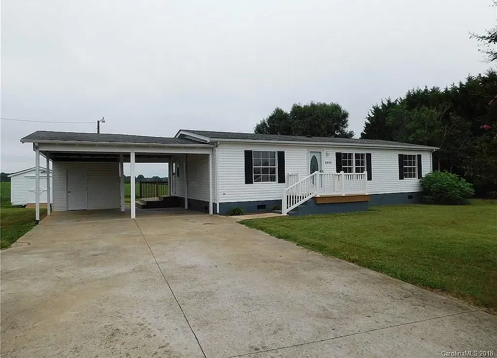 3 bed, 1156 sqft, $1,600 — Photo 2