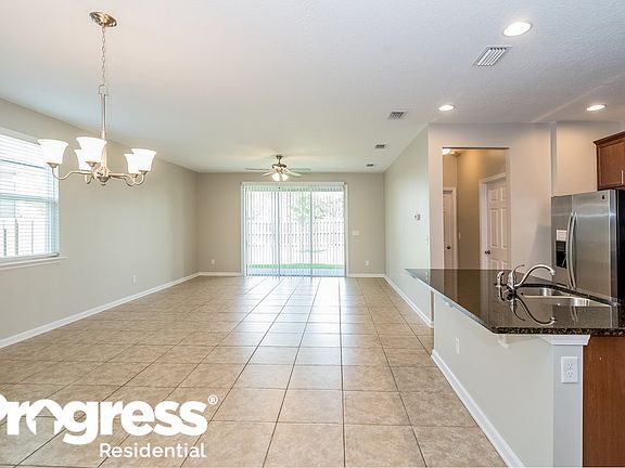 4th image of 11739 Lake Bend Cir
