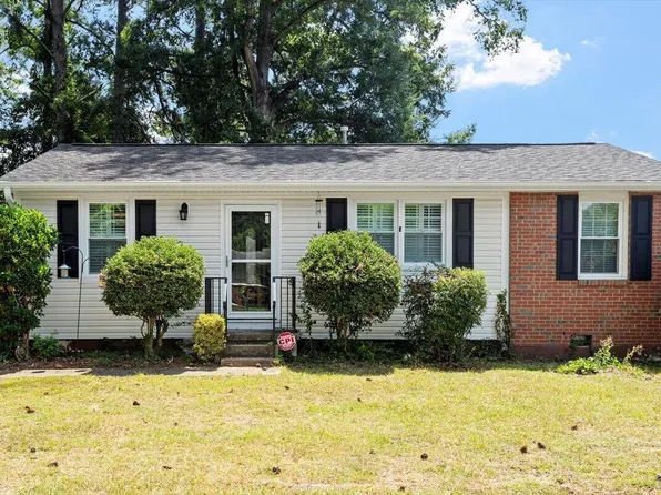 1621 Seminole Trl, Raleigh, NC 27609