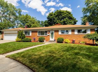 25862 Gunston Ave, Warren, MI 48089