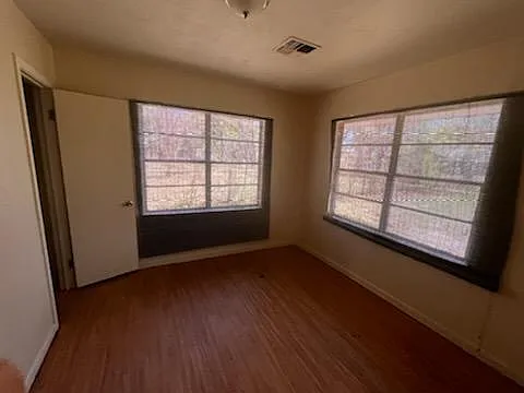 3 bed, $1,465 — Photo 2