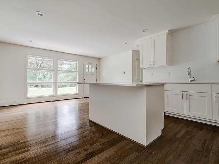 5196 Scenic View Dr — Photo 7