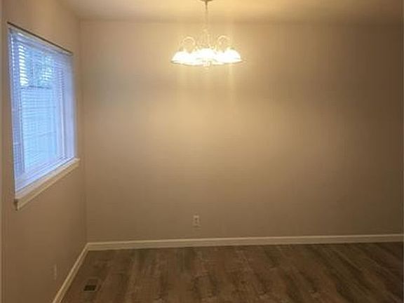 4th image of 984 E Whidbey Ave APT A1
