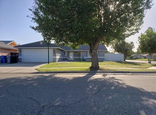 1421 Palm Ct, Lemoore, CA 93245