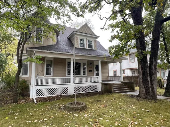 322 3rd St NE, Mason City, IA 50401