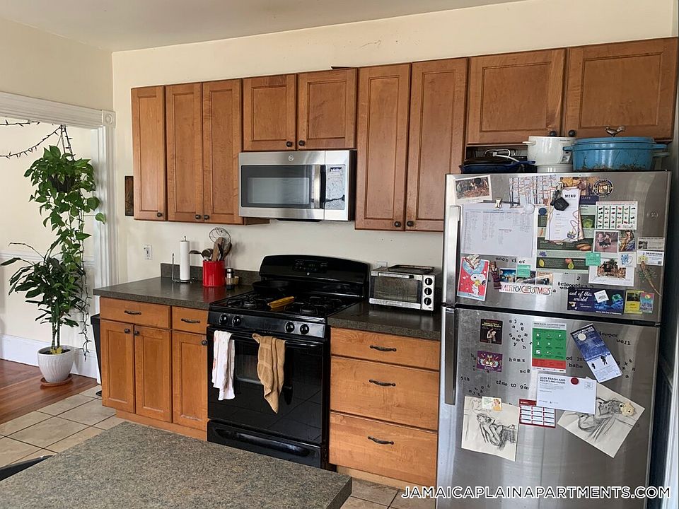 1st image of 17 Woodlawn St #3