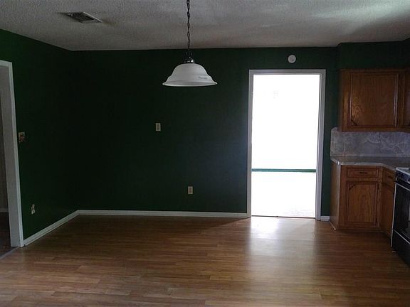 4th image of 11071 Clover Ln