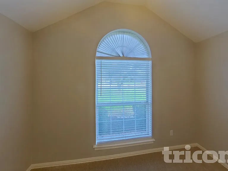 1012 Brookhaven Dr — Photo 12