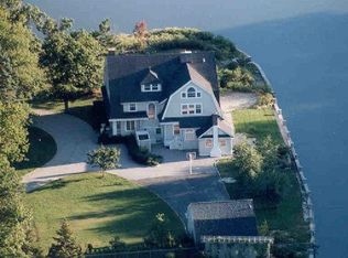 28 Searles Rd, Darien, CT 06820