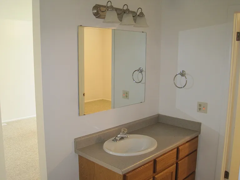 268 W Pioneer Cir — Photo 16