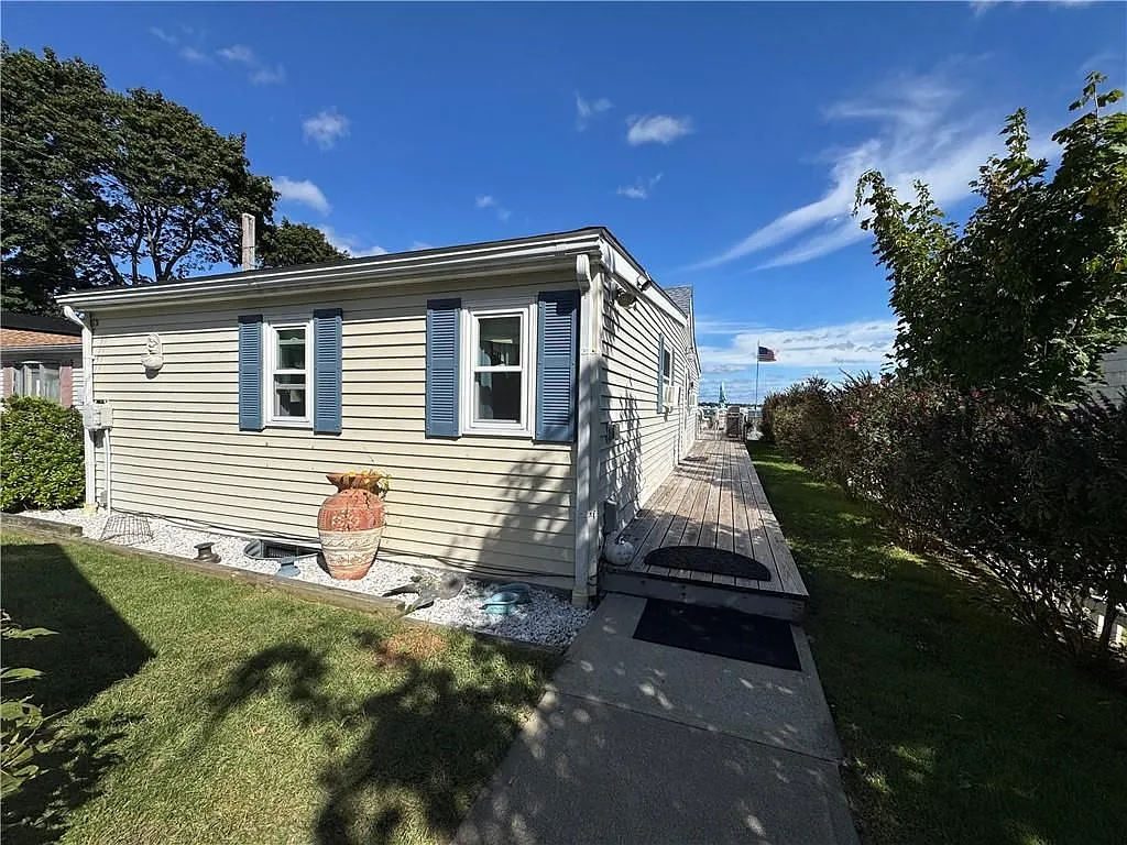 1 bed, 1.0 bath, 1100 sqft, $2,400 — Photo 1