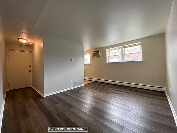 4th image of 7965 Summerdale Ave #C5