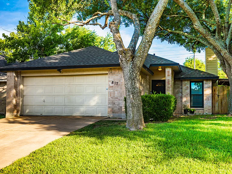 817 Saunders Dr — Photo 26