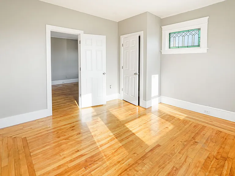 131 Providence St — Photo 5