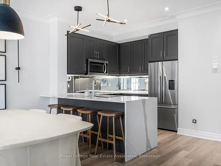657 Cricklewood Dr #524 — Photo 4