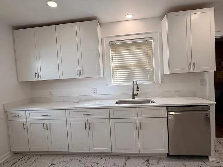 409 Kemp Ln — Photo 4