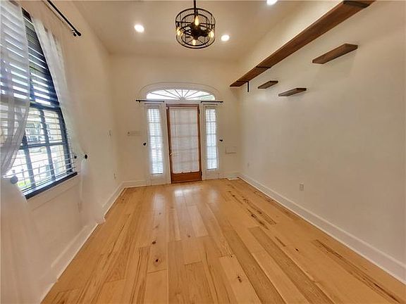 3rd image of 621 Elmira Ave