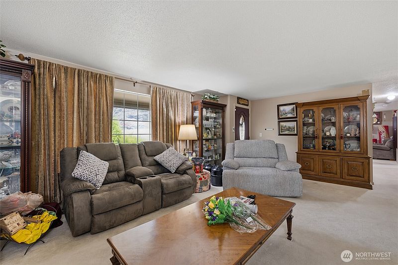 5th image of 10120 Cedrona Street SW