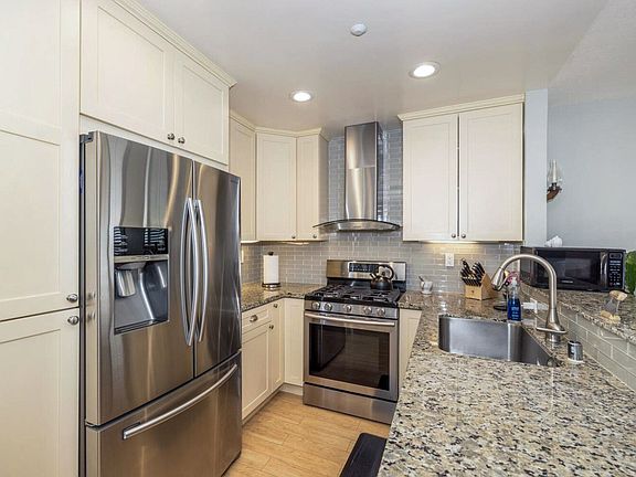 2nd image of 6965 Rodling Dr Unit D
