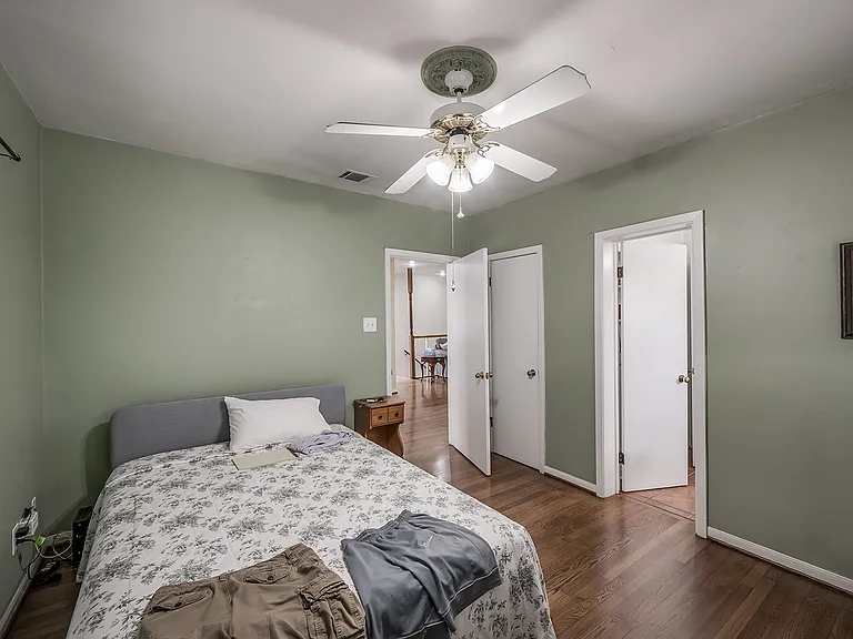 1913 Hawthorne St #1 — Photo 6