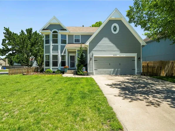 16303 S Brentwood St, Olathe, KS 66062