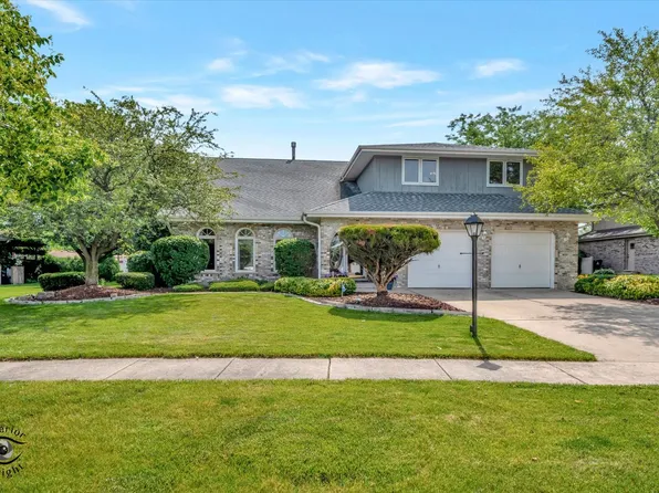 20225 S Mary Therese Ln, Frankfort, IL 60423