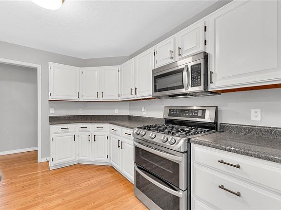 4th image of 600 Primrose Ave