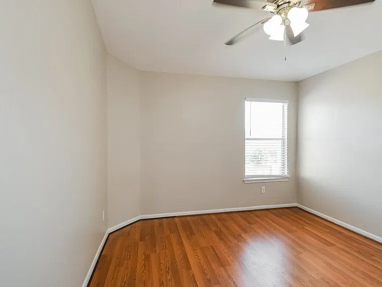 1060 Cabot Cv — Photo 14