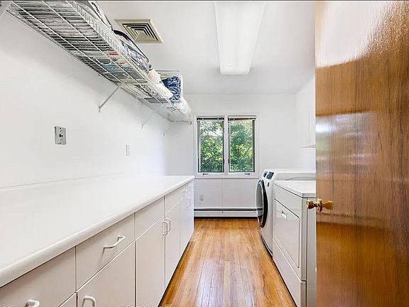 3rd image of 855 Ocean View Dr
