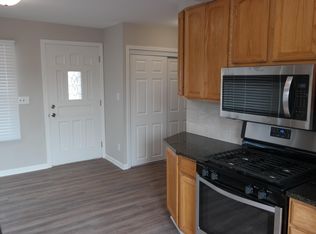 203 Southern Ter, Island Lake, IL 60042