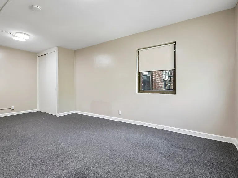 3031 Edwin Ave #4H — Photo 15