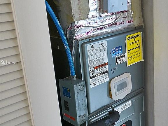 4th image of 4477 N Adams Ave