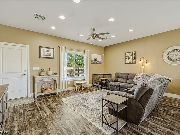 3rd image of 91 Weeping Willow Ct