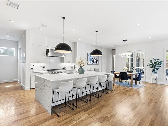 4th image of 3867 Van Ness Ln