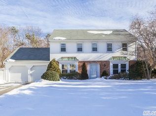 49 Lambeth St, Holbrook, NY 11741