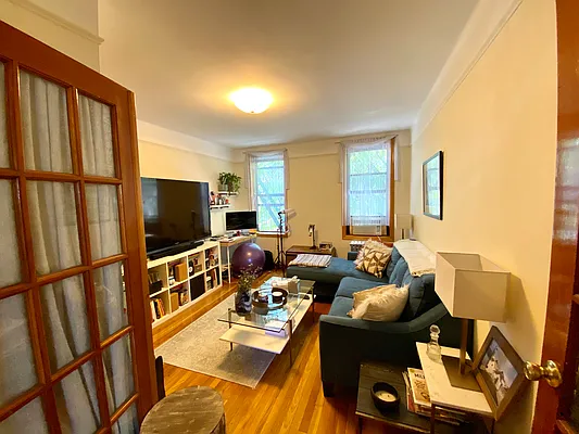 Rented by LRGNY Group, Inc. | media 23
