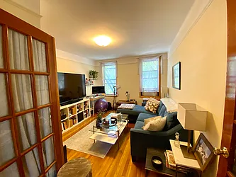 Rented by LRGNY Group, Inc.