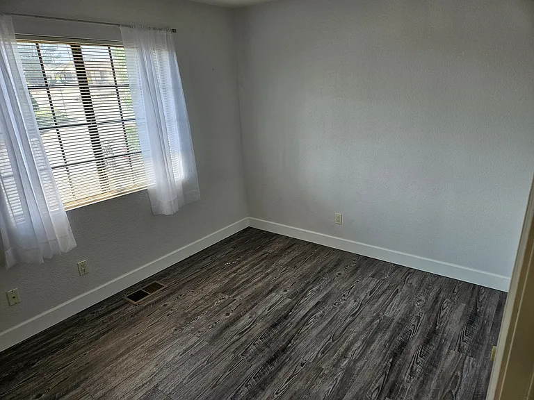 2127 S Cayuse Trl — Photo 17