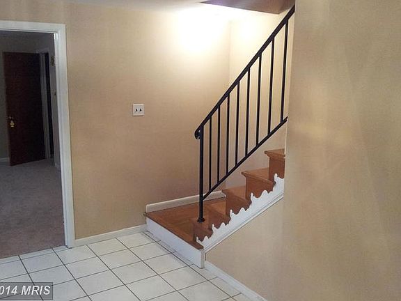 3rd image of 8002 Murray Hill Dr