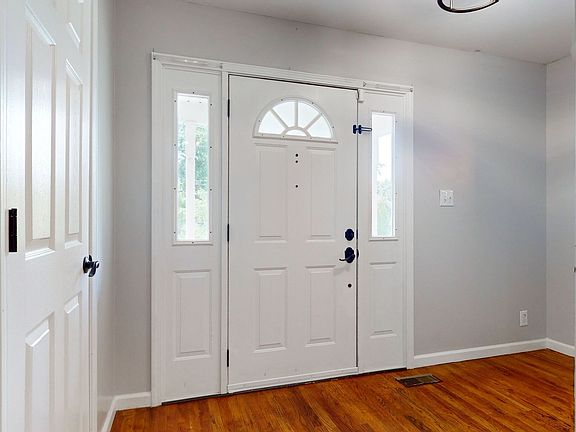 4th image of 3510 Clearwater Dr