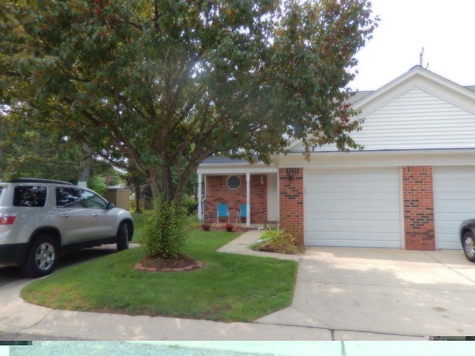 1st image of 7435 N Kingston Ct #25