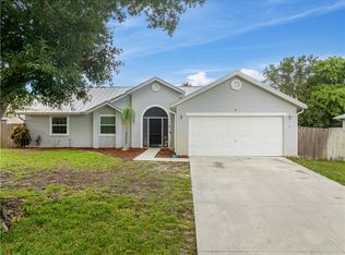 140 Day Dr, Sebastian, FL 32958