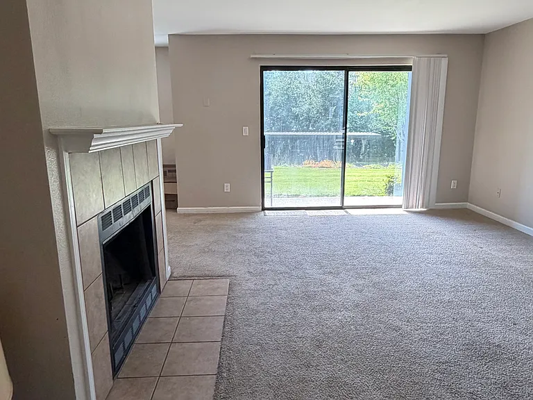 E7-9425 SW 146th Ter — Photo 1