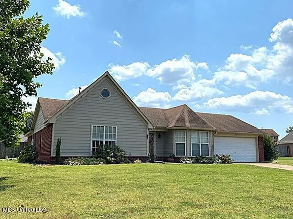 1383 Greencliff Dr, Southaven, MS 38671