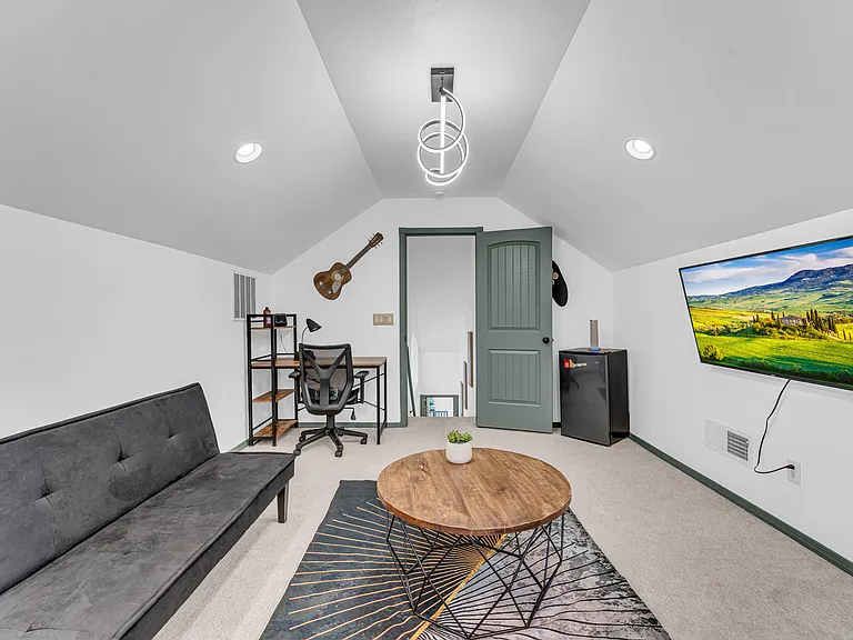 1041 Starlight Loop — Photo 46
