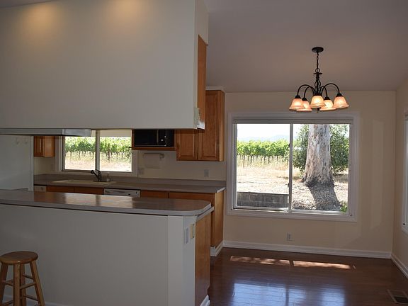 4th image of 1107 Hardman Ave